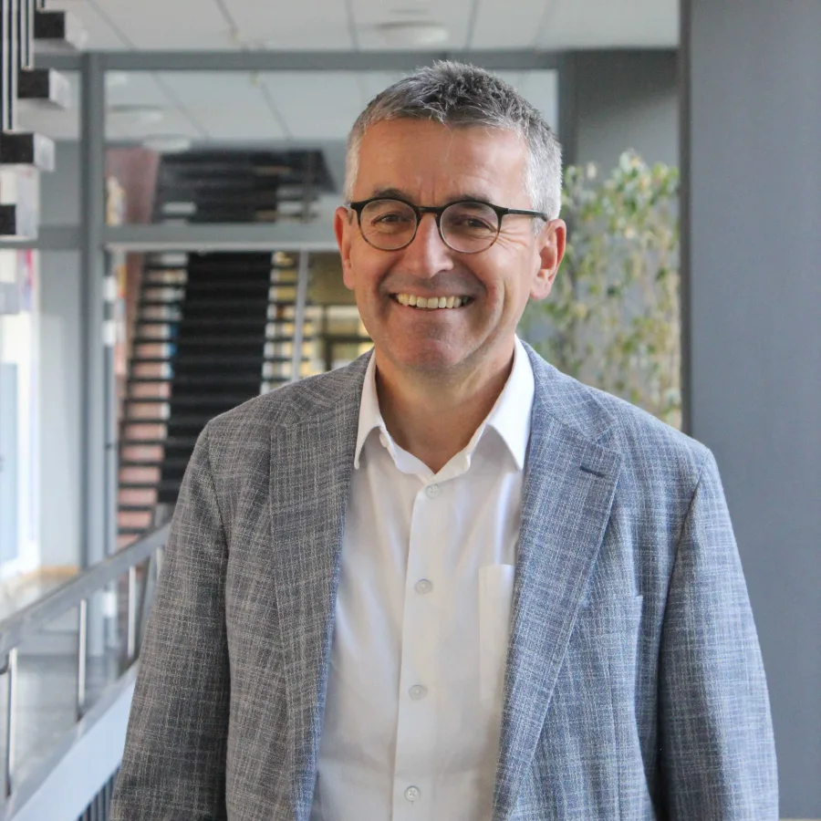 Hans-Jörg Fink, geschäftsführender Schulleiter